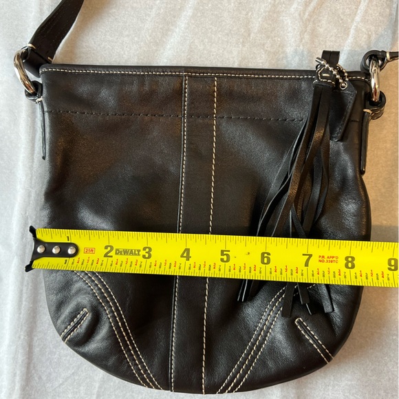 Coach black‎ contrast stitch swingpack crossbody excellent condition - Picture 9 of 12